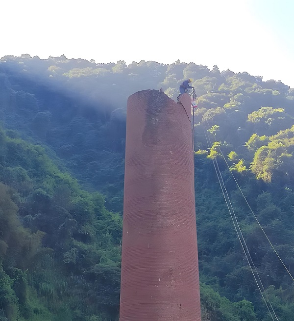 煙囪拆除的幾種常見方式：技術(shù)、安全與環(huán)保的博弈